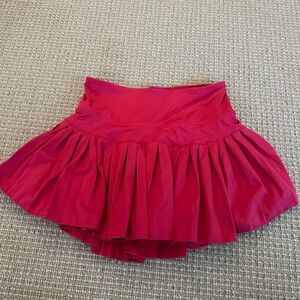 Goldhinge pleated skirt
